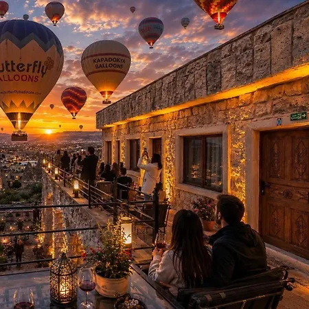 Hotel Sueleyman Cappadocia - Hot Air Balloon View Goreme